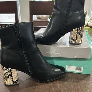 Andrew Geller Ankle boots faux snakeskin high heel Gilly Size 8M